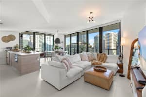 1300 S Miami Ave 2001, Miami