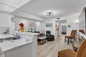 800 SW 137th Ave APT 411G, Pembroke Pines, FL 33027, - MLS#A12011928