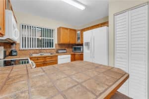 375 W Riverbend Dr, Sunrise, FL 33326, - MLS#A12011974
