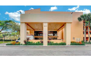 8592 W Sunrise Blvd APT 408, Plantation, FL 33322, - MLS#A12012004