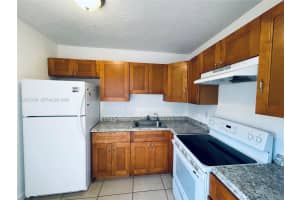 825 Nw 46th Ave 825, Plantation