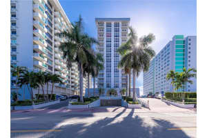 1228 West Ave 402, Miami Beach