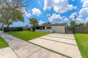 9250 SW 44th St, Miami, FL 33165, - MLS#A12012215