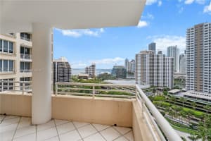 888 Brickell Key Dr APT 1702, Miami, FL 33131, - MLS#A12012275