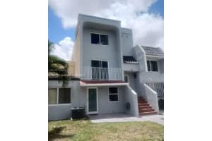 984 W 40th St 2, Hialeah