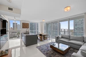 1080 Brickell Ave 2001, Miami