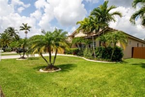 2910 Fairways Dr, Homestead, FL 33035, - MLS#A12012314