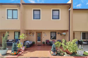 3859 Sw 99th Ave 8, Miami