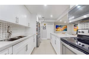 3859 SW 99th Ave APT 8, Miami, FL 33165, - MLS#A12012370