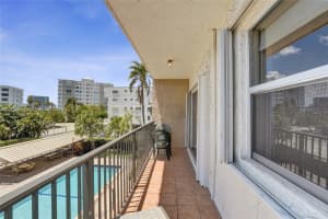 250 181 Dr APT 214, Sunny Isles Beach, FL 33160, - MLS#A12012391