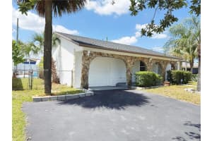 400 SW 14th St, Deerfield Beach, FL 33441, - MLS#A12012415