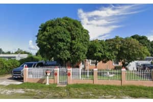 1725 Nw 121st St, Miami