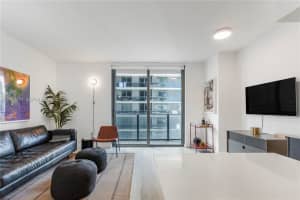 55 Sw 9th St 3402, Miami