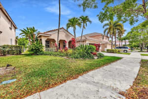 1634 Sandpiper Cir, Weston