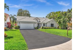 629 Spinnaker, Weston