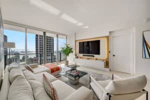 68 Se 6th St 3407, Miami