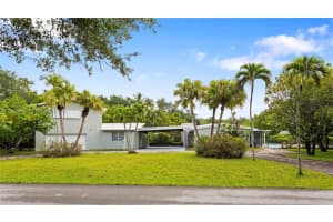 10851 Sw 68th Ave, Pinecrest