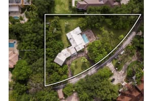 10851 SW 68th Ave, Miami, FL 33156, - MLS#A12012480