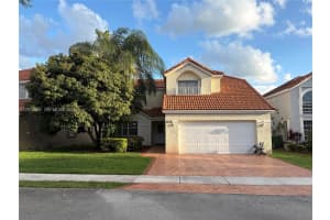 2638 Oak Park Cir, Davie