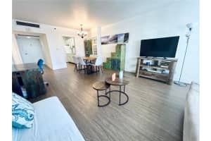 100 Lincoln Rd 922, Miami Beach