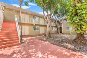 6330 SW 79th St APT 2, South Miami, FL 33143, - MLS#A12012544