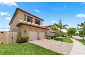 2401 NE 2nd Dr, Homestead, FL 33033, - MLS#A12012545