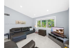 1251 Lincoln St, Hollywood, FL 33019, - MLS#A12012555