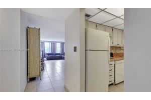 3015 N Ocean Blvd APT 3J, Fort Lauderdale, FL 33308, - MLS#A12012586