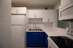 10365 N Kendall Dr APT D1, Miami, FL 33176, - MLS#A12012603