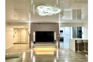 671 NE 195th St APT 205E, Miami, FL 33179, - MLS#A12012616