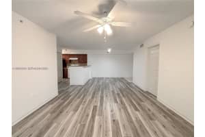 655 Sw 111th Way 201, Pembroke Pines