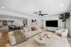 6750 White Oak Dr, Hialeah, FL 33014, - MLS#A12012650