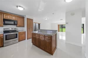 11000 Sw 112th Ave 11000, Miami