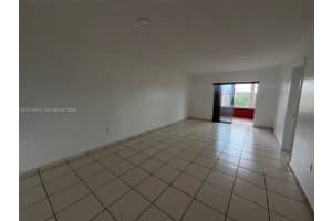 120 Royal Palm Rd APT 301, Hialeah Gardens, FL 33016, - MLS#A12012816