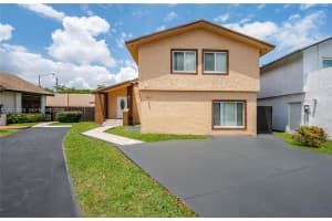 1007 NW 106th Ave Cir, Miami, FL 33172, - MLS#A12012823