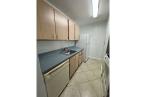 1201 Lake Victoria Dr APT V, West Palm Beach, FL 33411, - MLS#A12012854