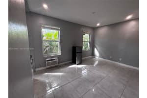 319 W 28th St #15, Miami Beach, FL 33140, - MLS#A12012943