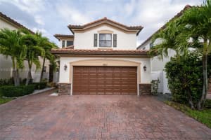 8821 W 34th Ct, Hialeah