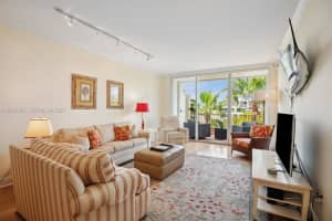 701 Crandon Blvd Ph-1, Key Biscayne