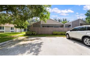 570 Woodgate Cir A, Sunrise, FL 33326, - MLS#A12012993