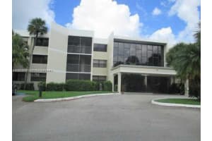 491 Racquet Club Rd 312, Weston