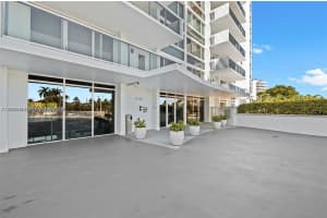 2715 N Ocean Blvd APT 2E, Fort Lauderdale, FL 33308, - MLS#A12013019