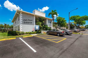 430 Ne 210th Cir Ter 201-3, Miami