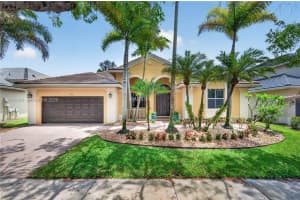 1306 Crossbill Ct, Weston