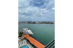 335 S Biscayne Blvd 1510, Miami