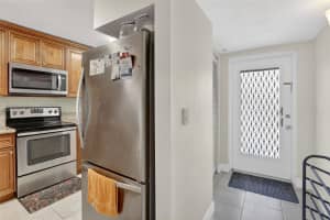 9330 Lagoon Pl APT 307, Davie, FL 33324, - MLS#A12013133