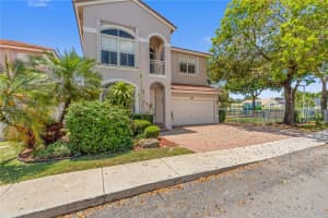 3760 SW 51st St, Fort Lauderdale, FL 33312, - MLS#A12013169