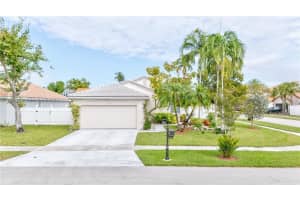 17851 NW 19th St, Pembroke Pines, FL 33029, - MLS#A12013185