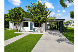 1044 NE 4th Ave, Homestead, FL 33030, - MLS#A12013231