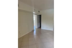 924 SE 2nd St APT 14, Fort Lauderdale, FL 33301, - MLS#A12013263